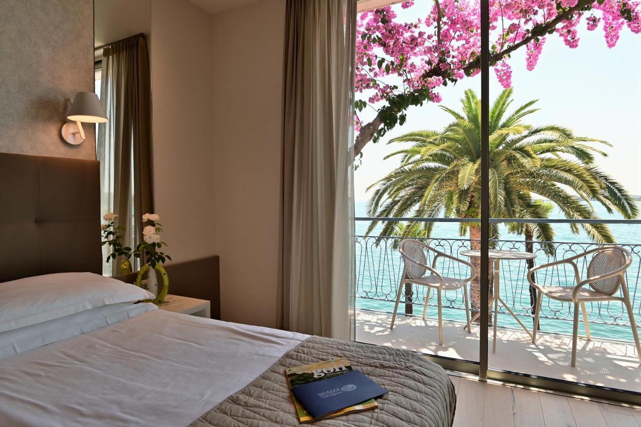 Hotel Monte Baldo E Villa Acquarone Gardone Riviera Bagian luar foto
