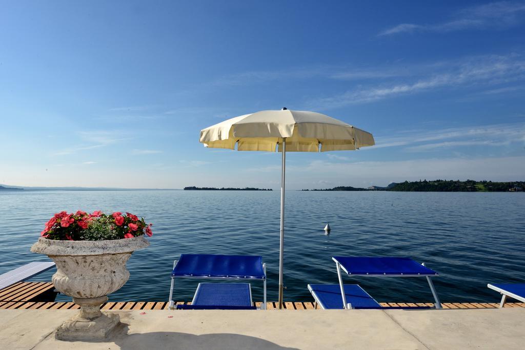 Hotel Monte Baldo E Villa Acquarone Gardone Riviera Bagian luar foto